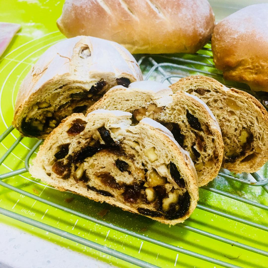 红糖葡萄干核桃面包