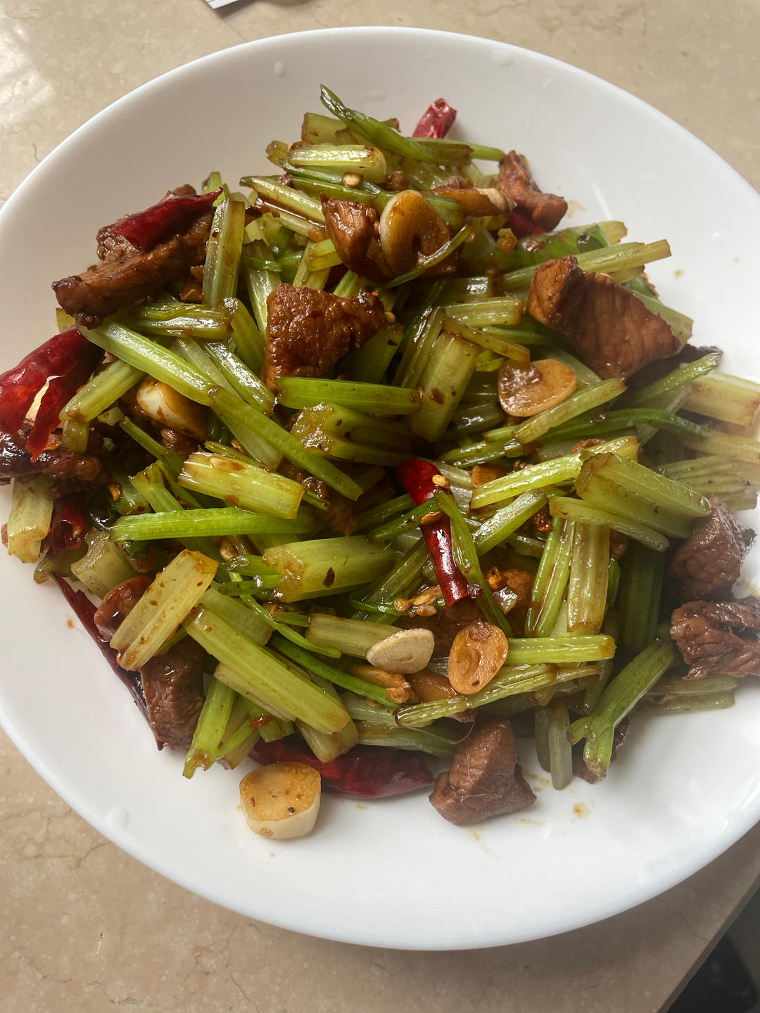 超下饭的芹菜炒牛肉