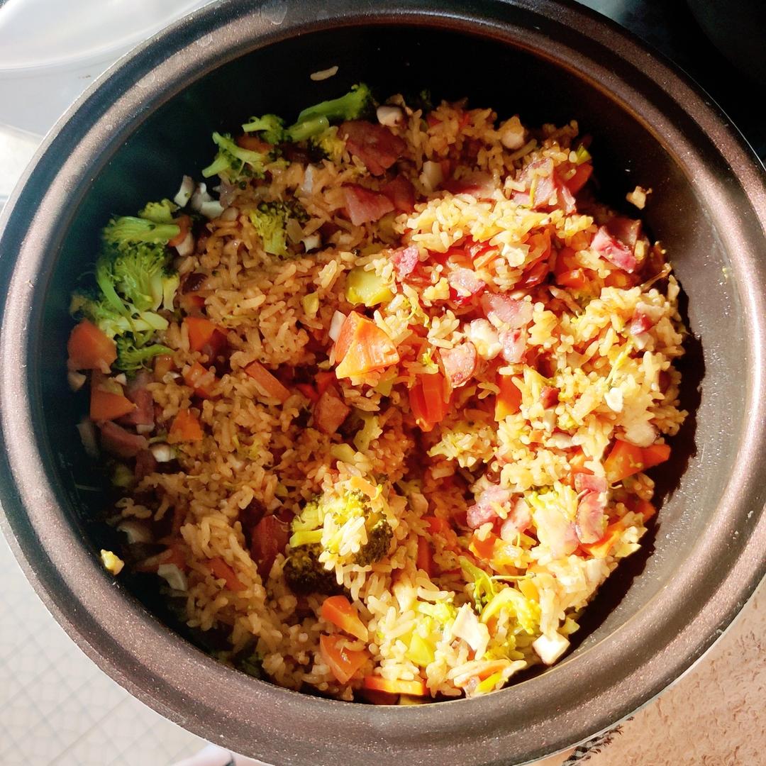 懒人电饭锅香肠焖饭/煲仔饭
