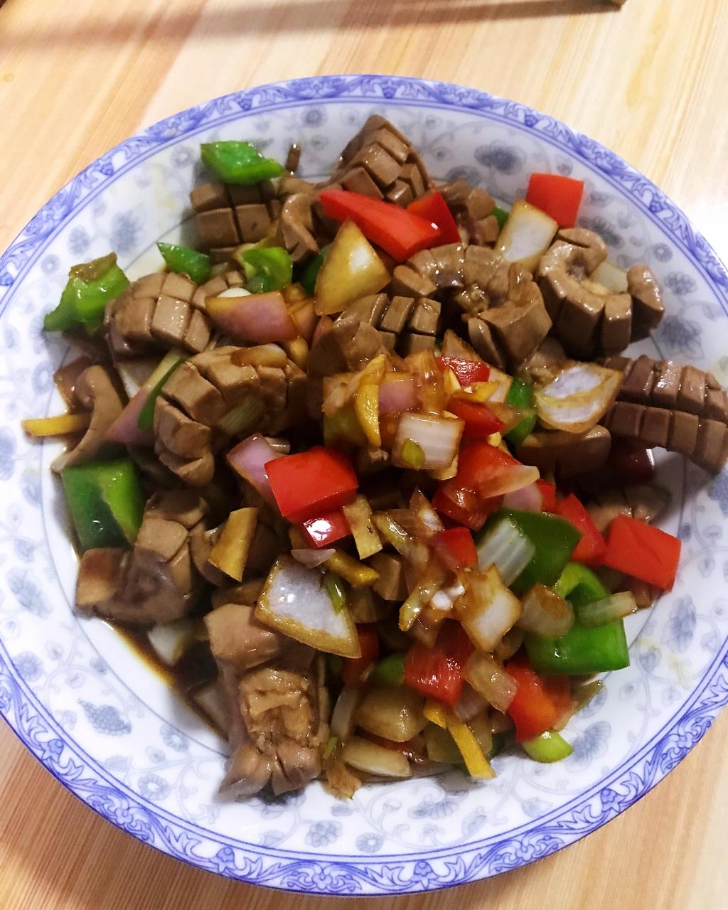 蓝色彼岸666做的米饭杀手葱爆腰花