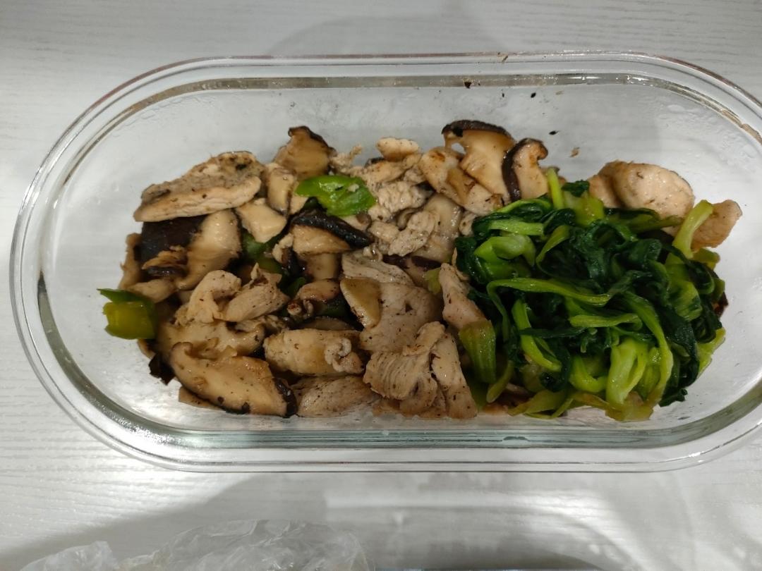 低卡好吃不胖的鸡胸肉炒香菇❗️