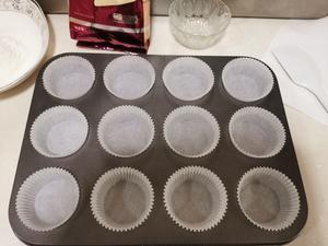 纸杯海绵蛋糕（十二连模）的做法 步骤4