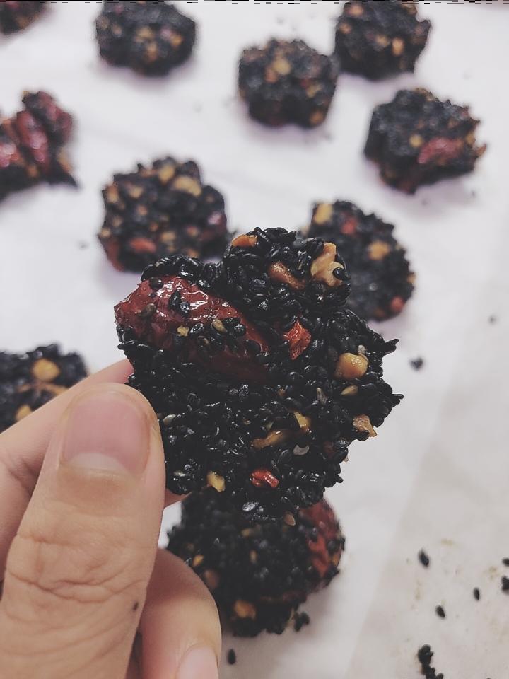 台湾配方核桃芝麻饼的做法