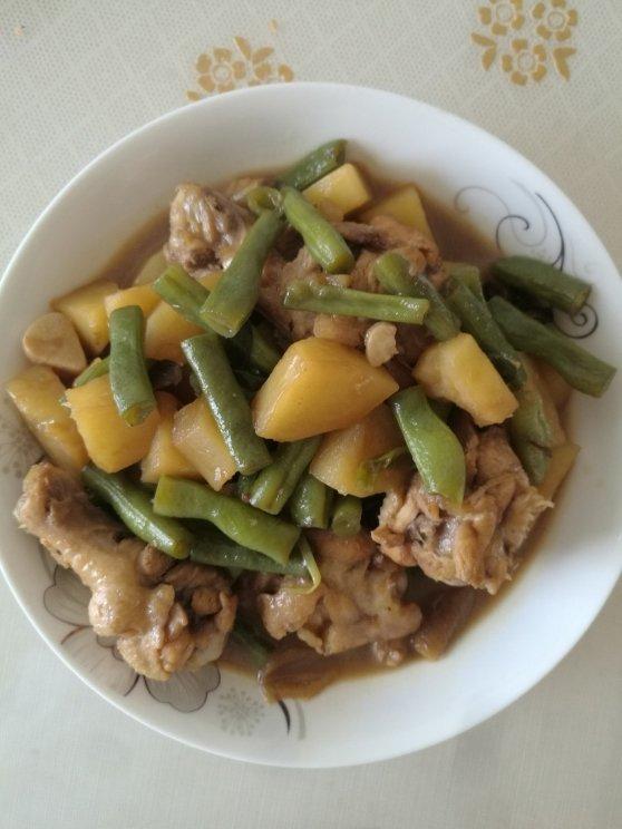 鸡翅根炖土豆
