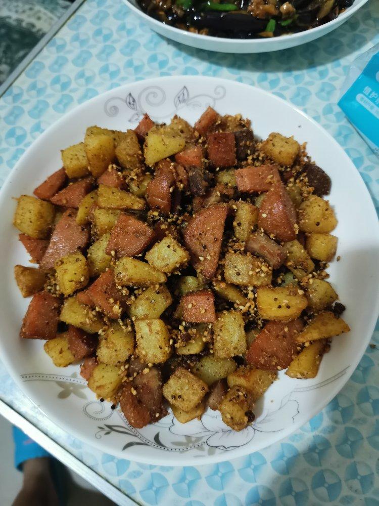 孜然土豆火腿肠 香辣过瘾还便宜！