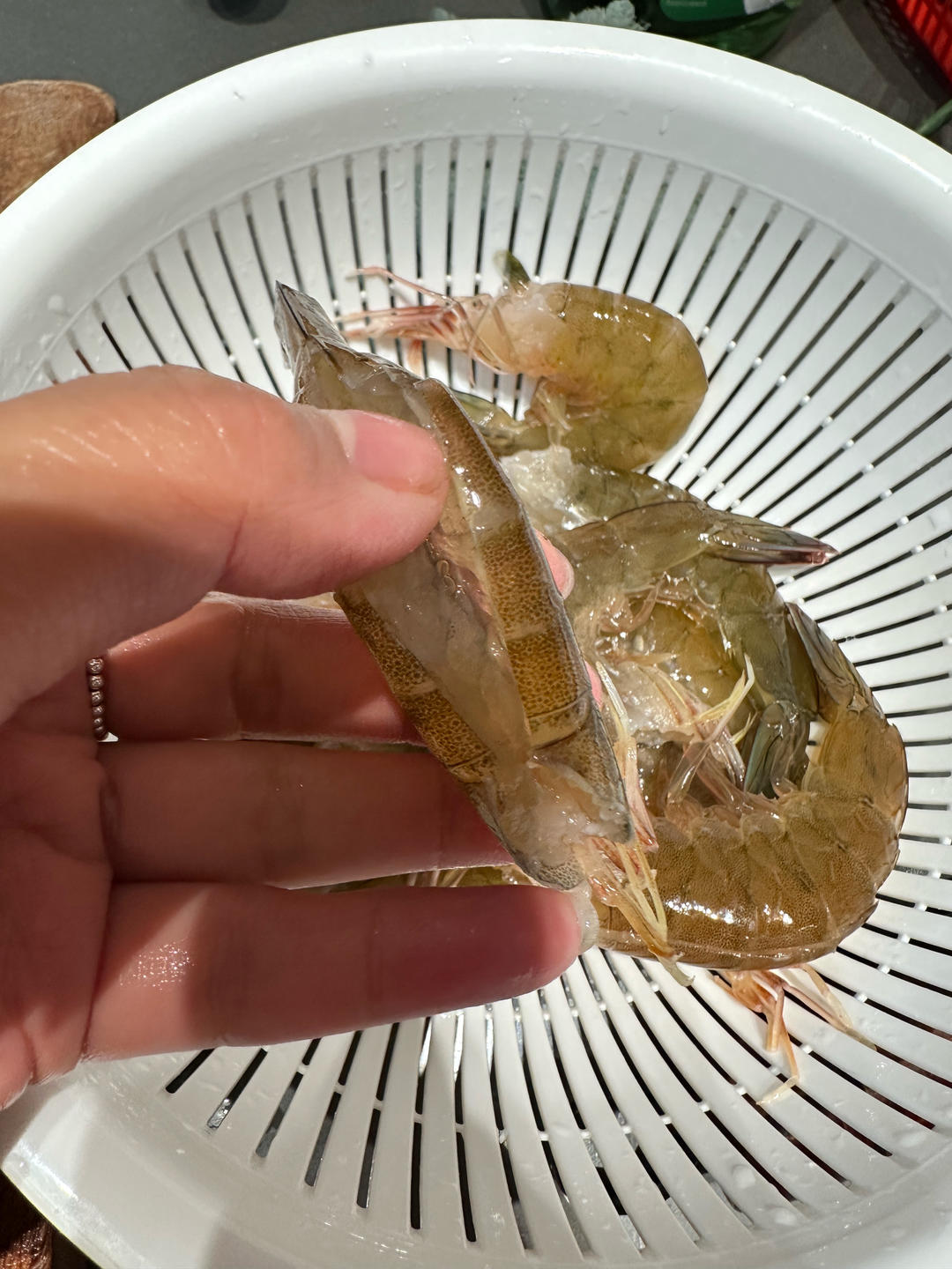 避風(fēng)塘大蝦??的做法 步驟3