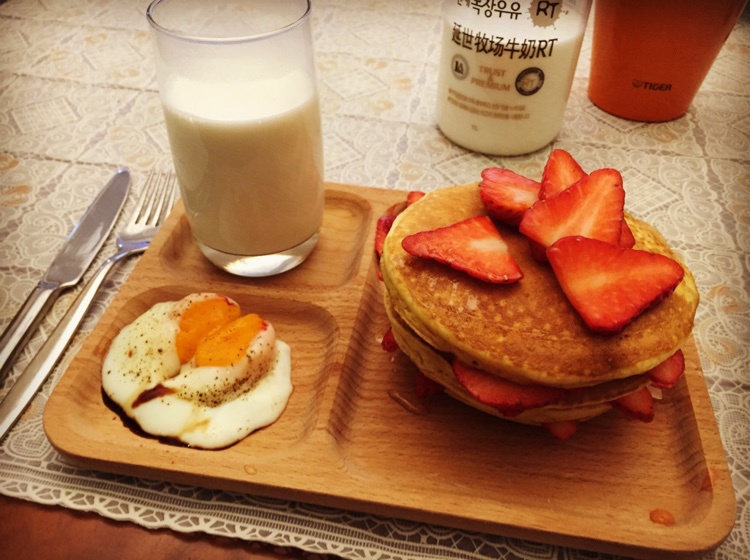 英式蜂蜜草莓松饼Pancake