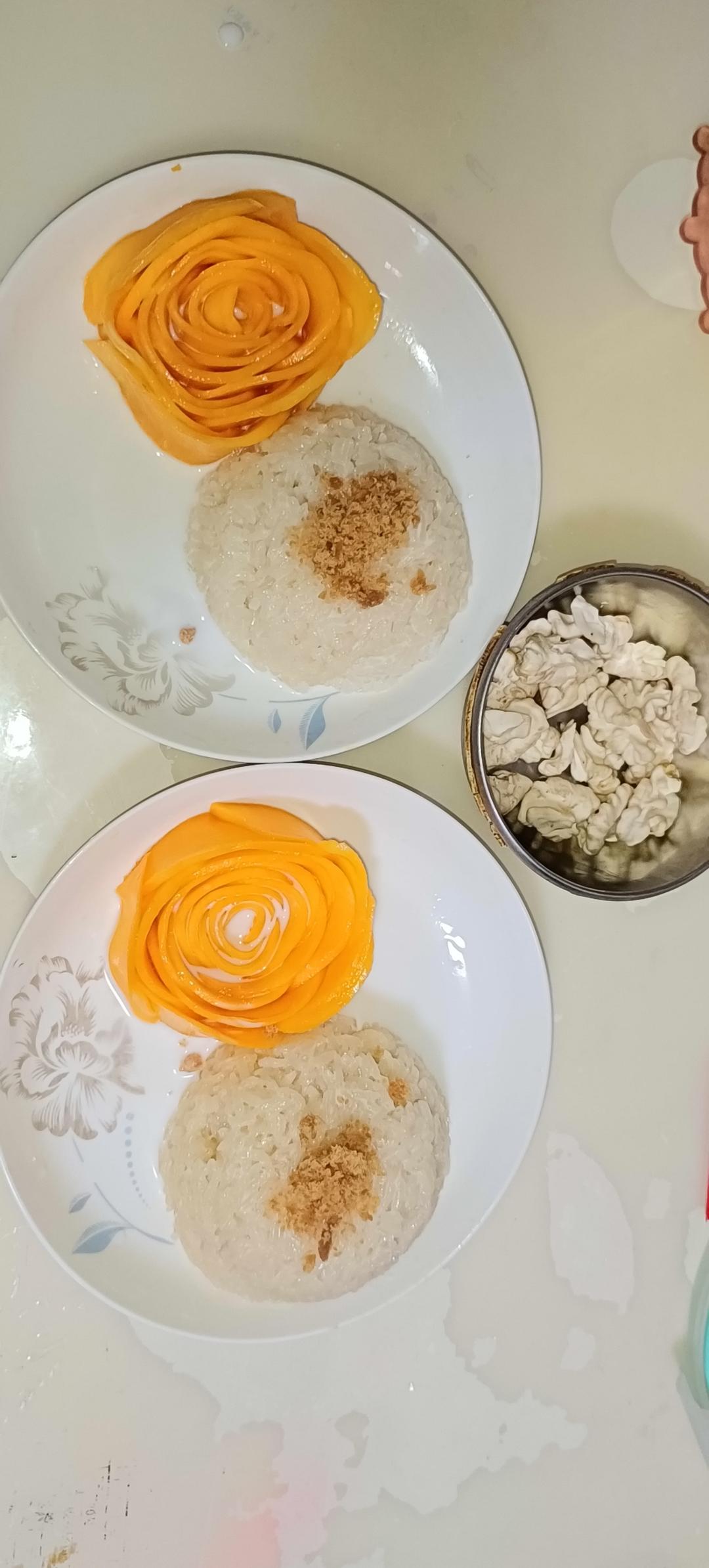 椰浆芒果糯米饭（附芒果玫瑰花做法）
