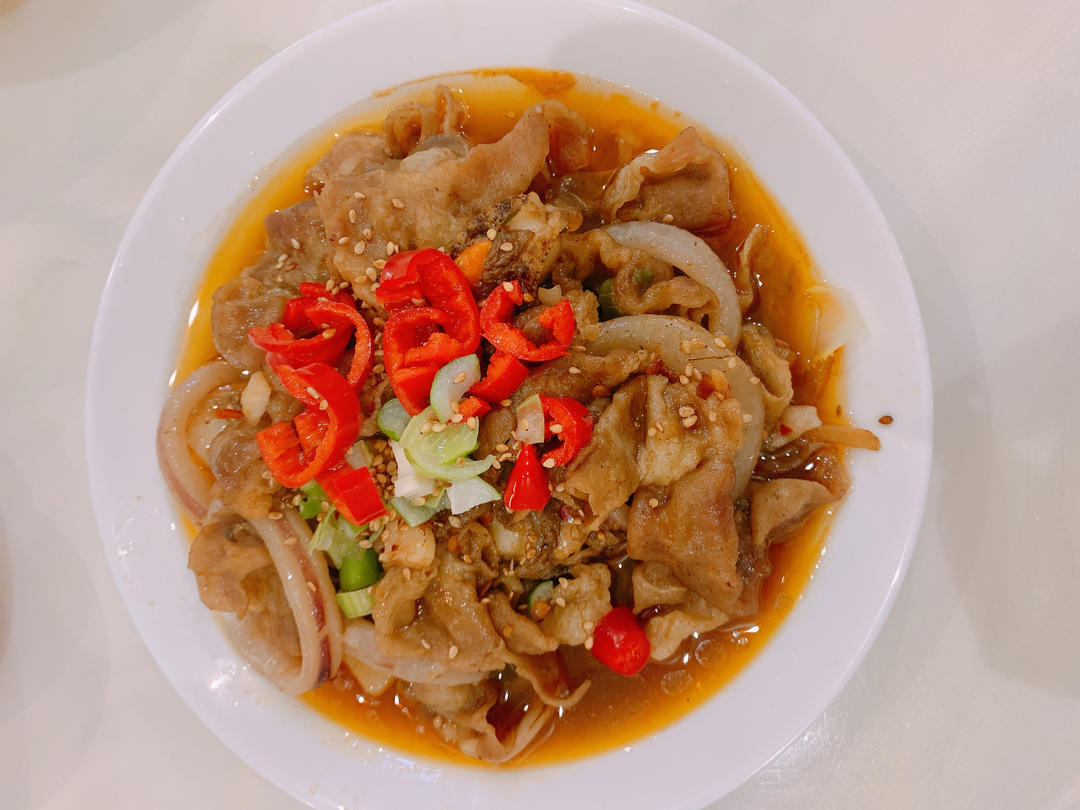 好吃到爆的水煮牛肉片❗️香辣过瘾😋