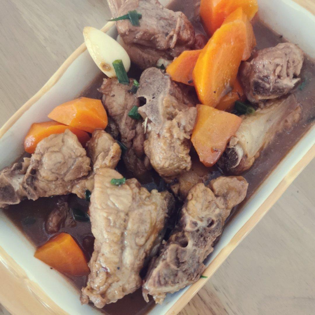 【排骨焖饭】