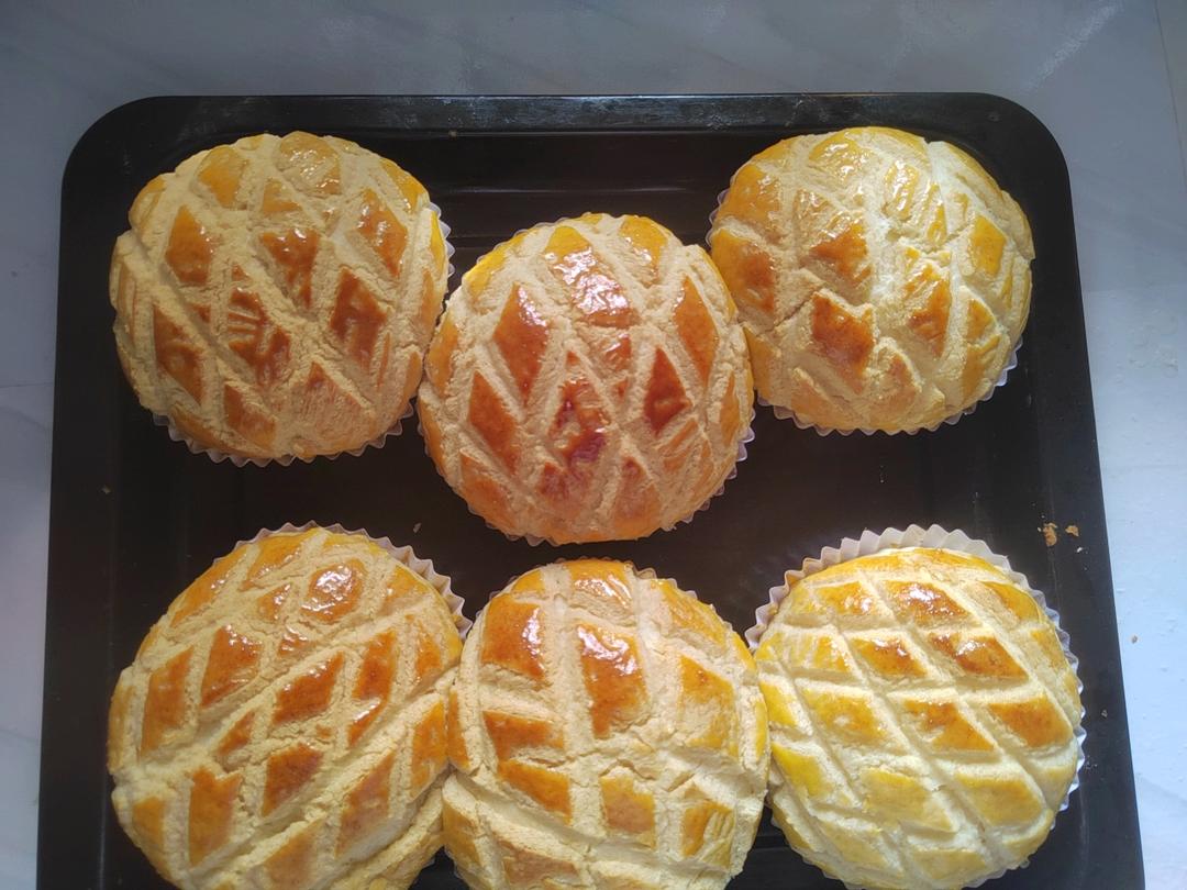好吃到炸裂的港式菠萝包（附带制作酥皮的小视频）