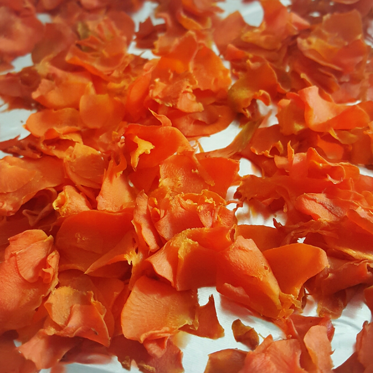 依照子瑜妈妈的方子制作的胡萝卜干，给宝宝当零食