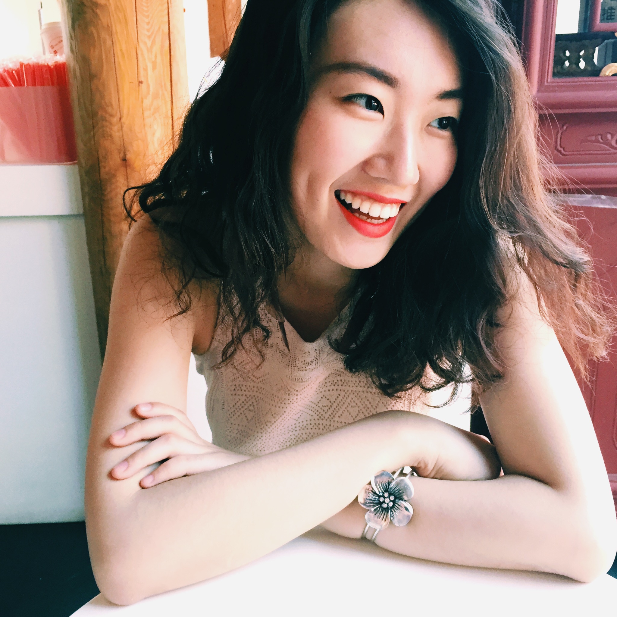 是像疯一样的女子吗