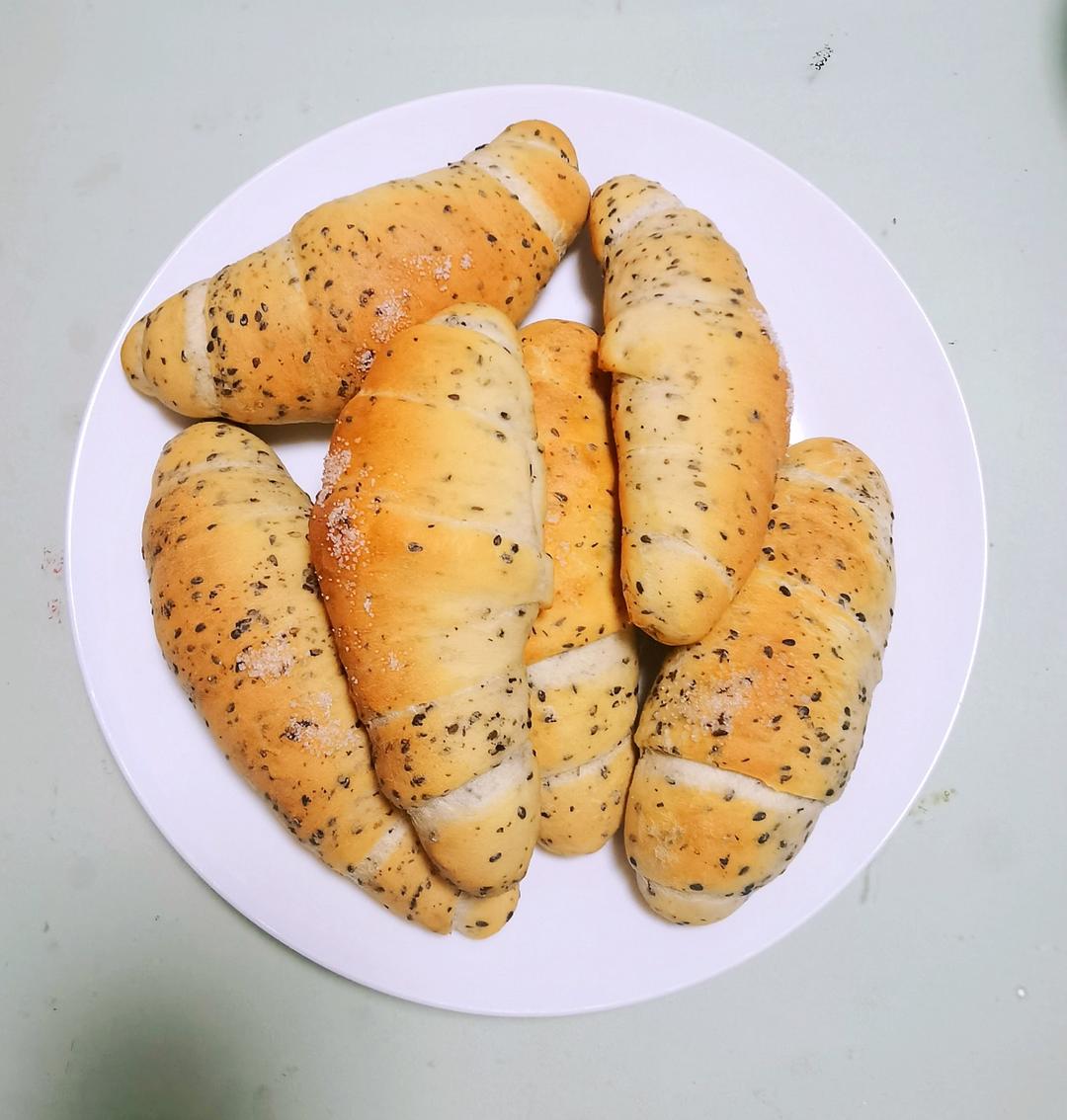 黑芝麻盐面包