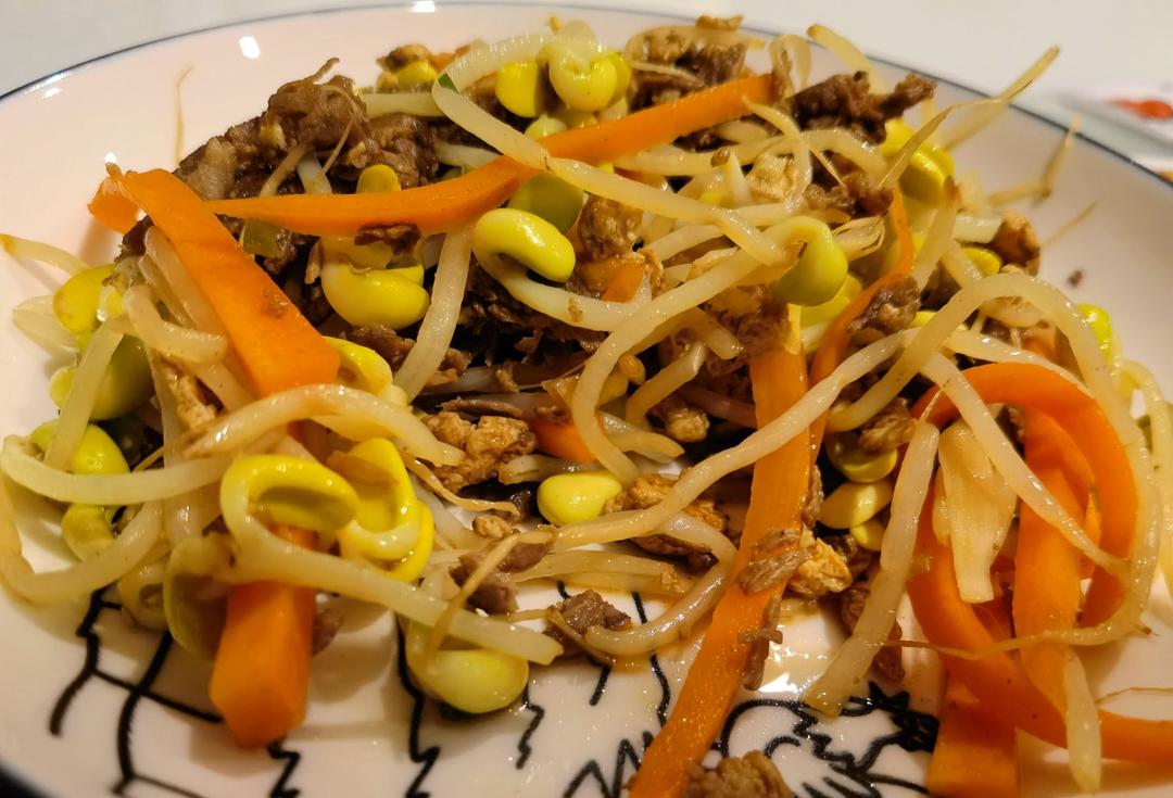 超级下饭的小豆芽炒粉丝