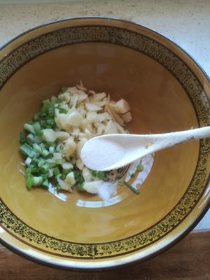 【朴素秋日】葱油酸汤面的做法 步骤2