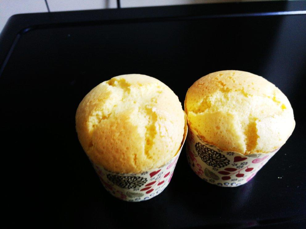 松软松软的蛋糕杯