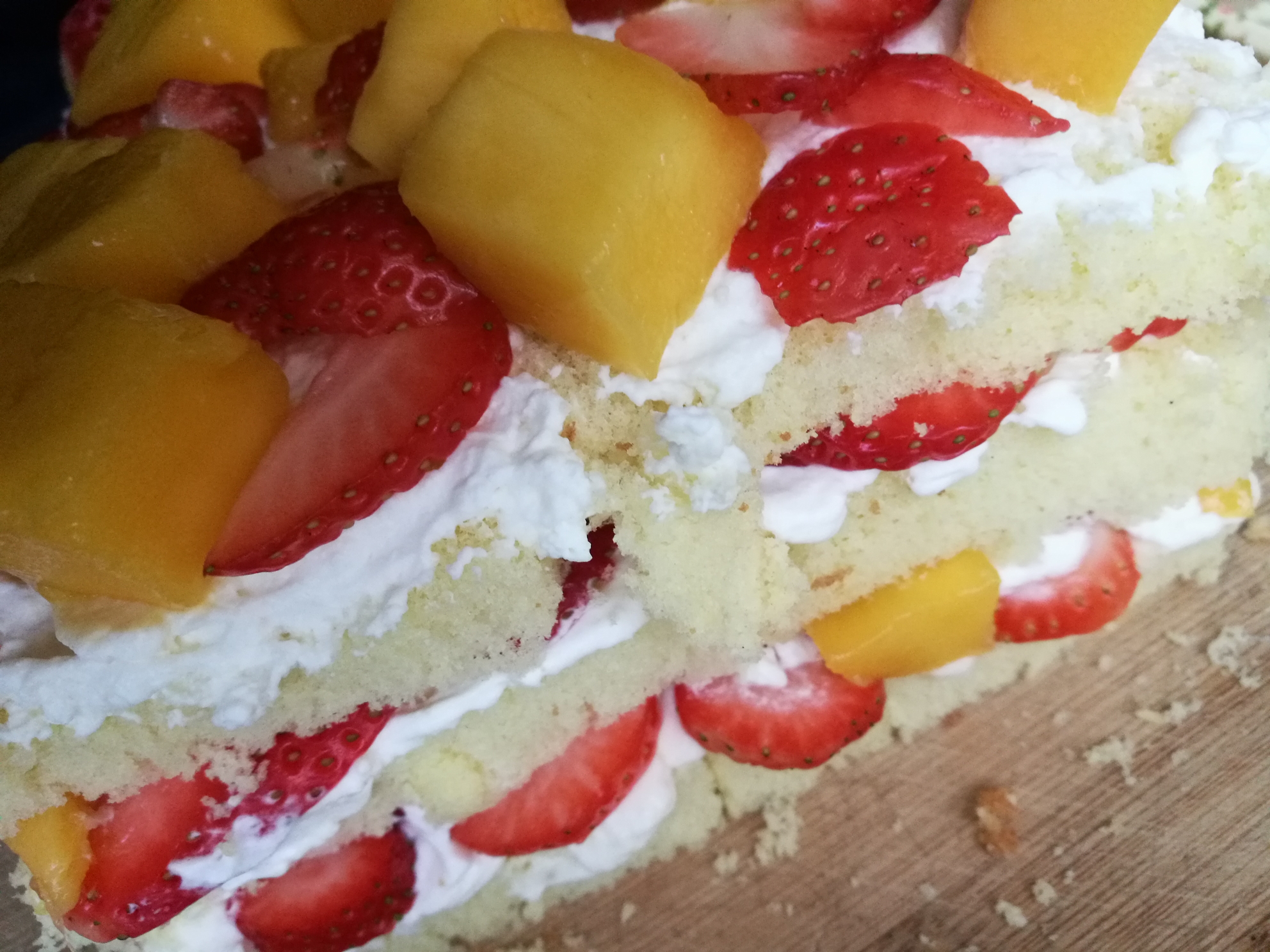 草莓芒果水果蛋糕的做法