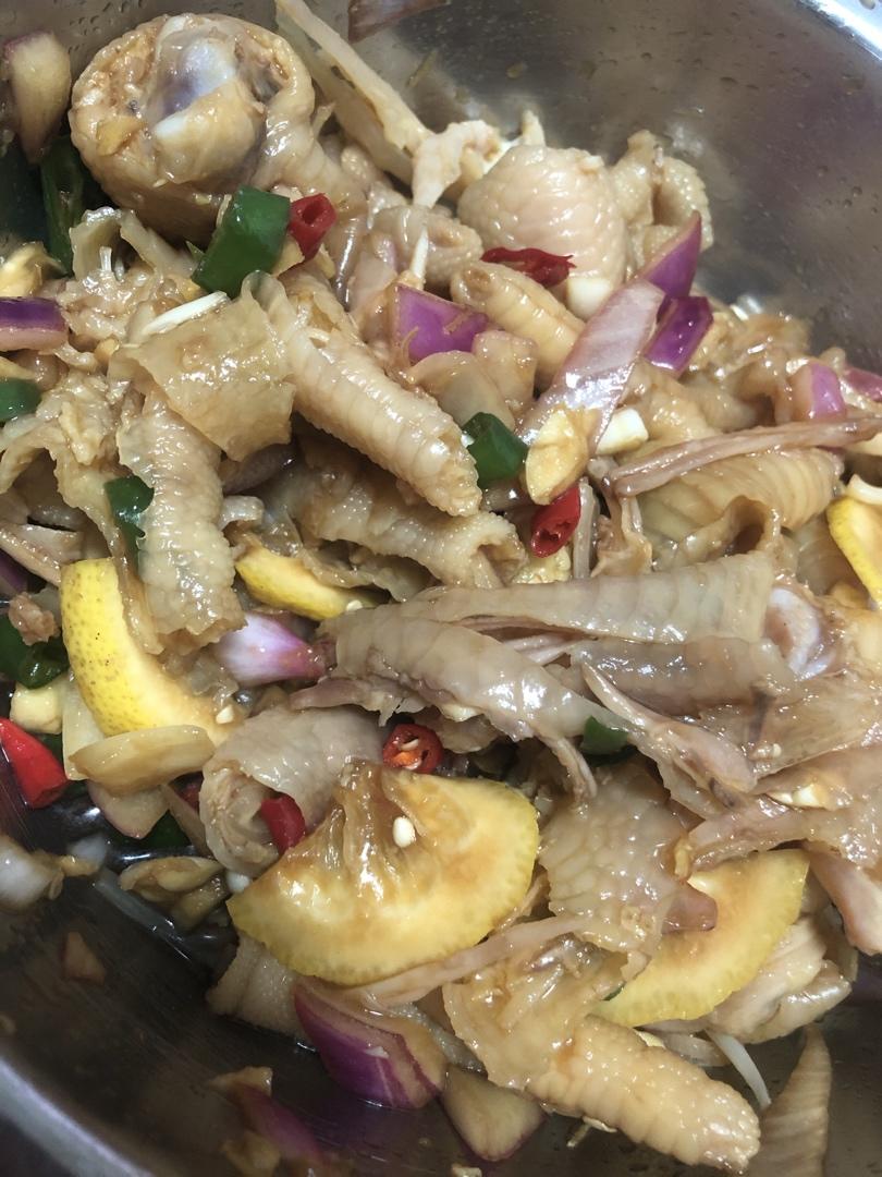 酸辣脱骨鸡爪