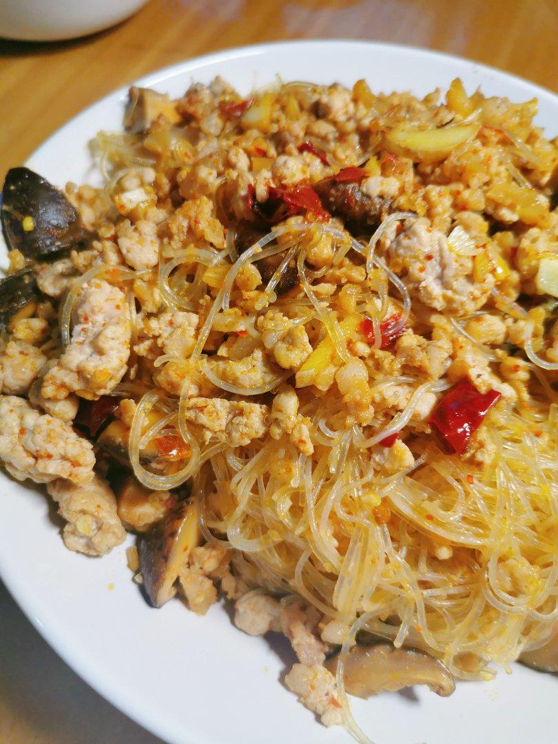 黄金海鲜干捞粉丝煲