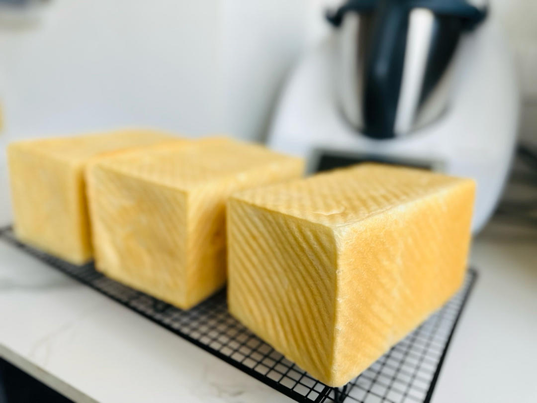 软到拿不起来的生吐司