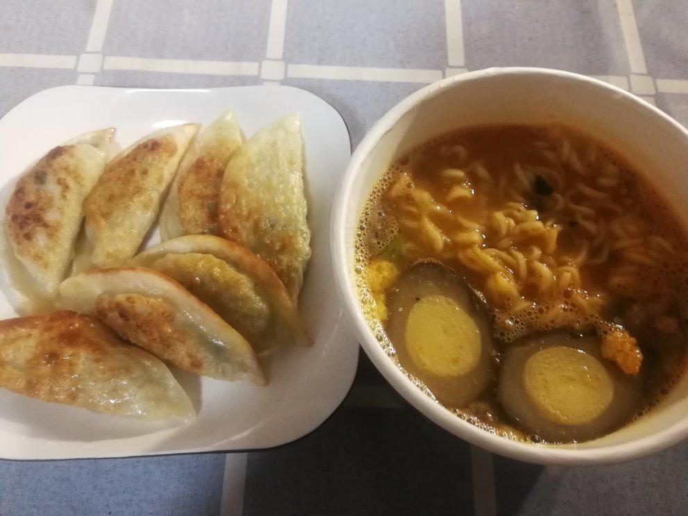 今天也要好好吃饭呀🐽