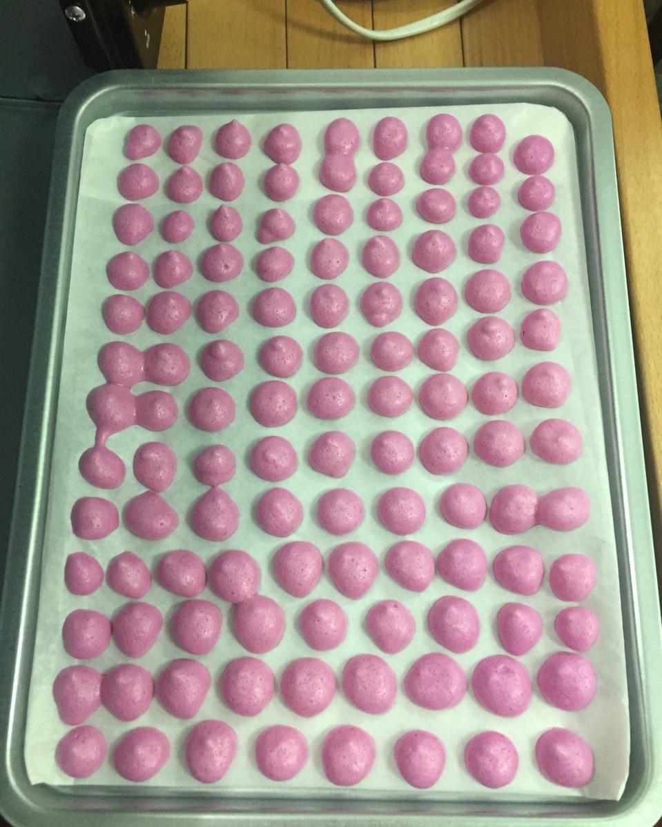 迷人的火龙果溶豆酸奶溶豆宝宝辅食