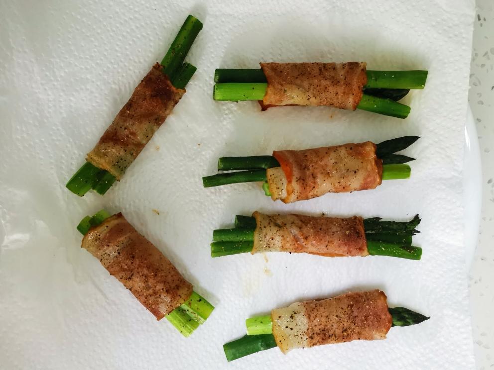 黑椒芦笋培根卷的做法