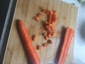土豆萝卜炒花卷的做法 步骤3