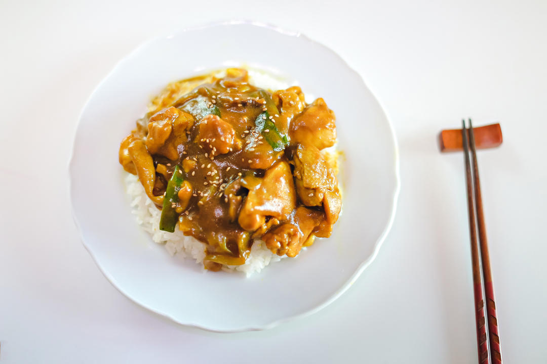 10分钟就能做出鸡肉咖喱丼