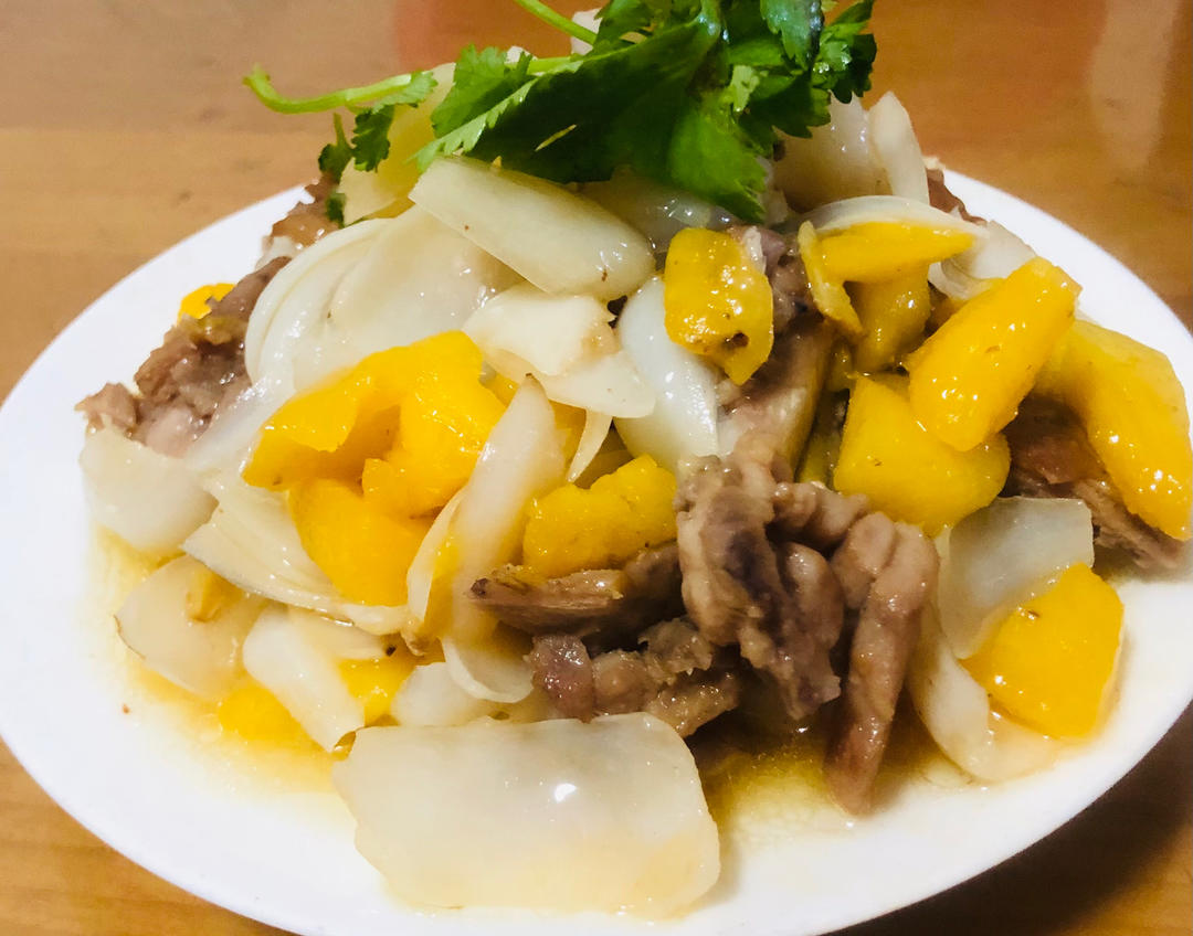 活血化瘀开胃健脾的菠萝百合鸡块