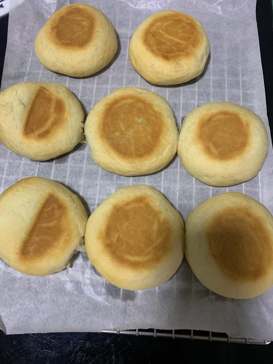 软乎乎的日式紫米面包，我一口气可以炫两个