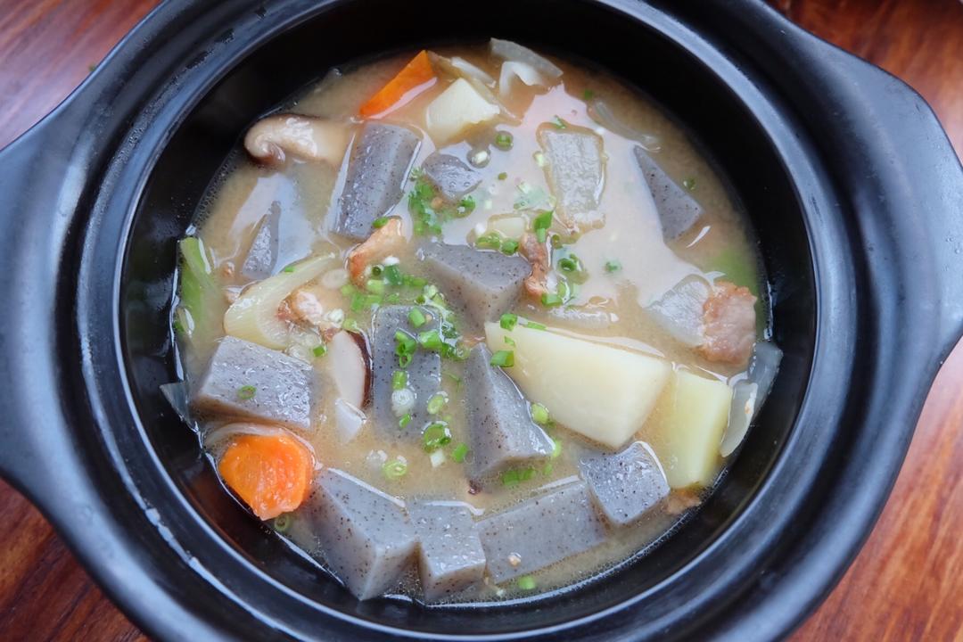 经常改名字的贾媛媛做的魔芋什蔬味噌汤食材包操作说明