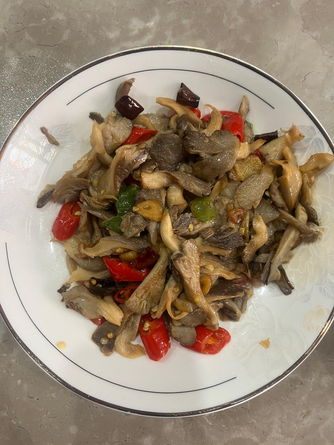 素炒鲜口蘑（白蘑菇），快手家常菜