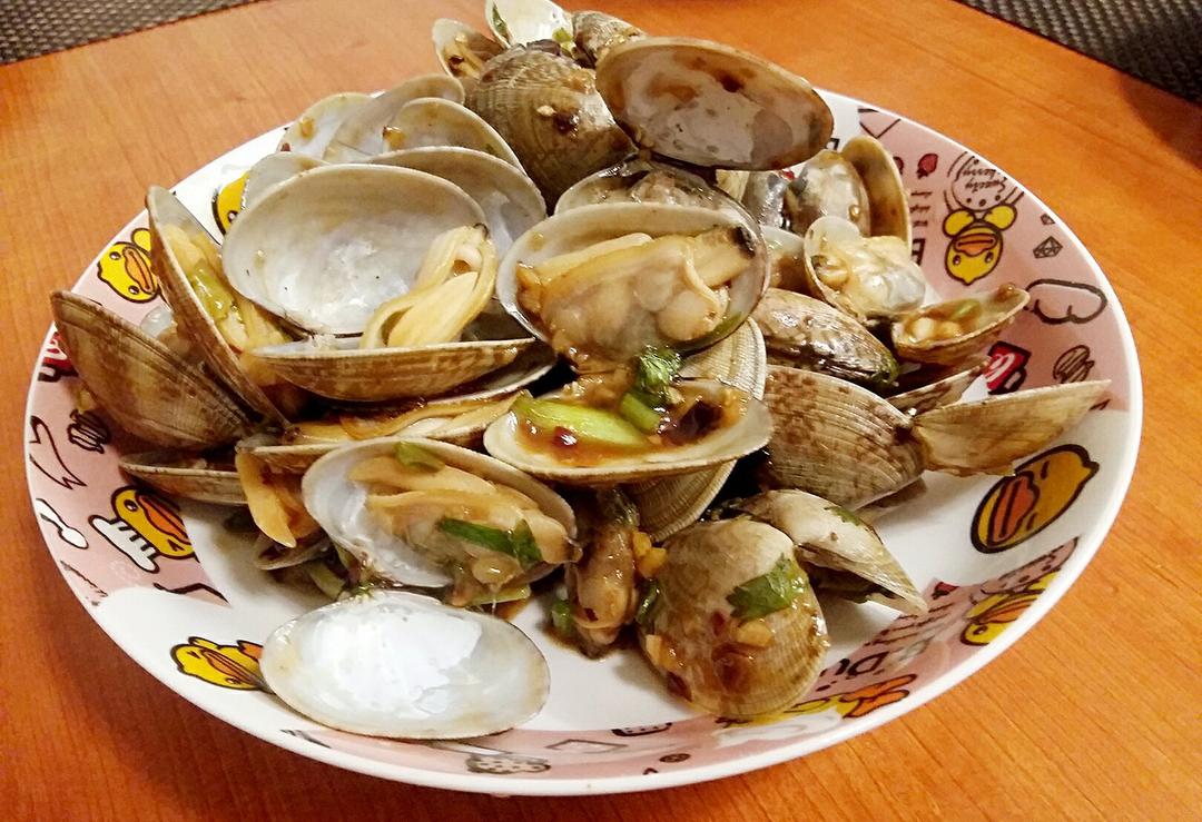 酱爆花甲的做法