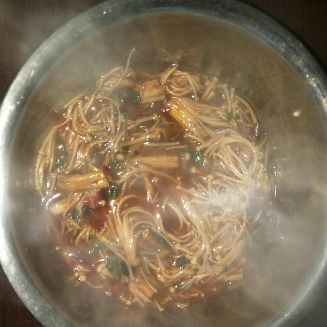 香辣水煮金针菇