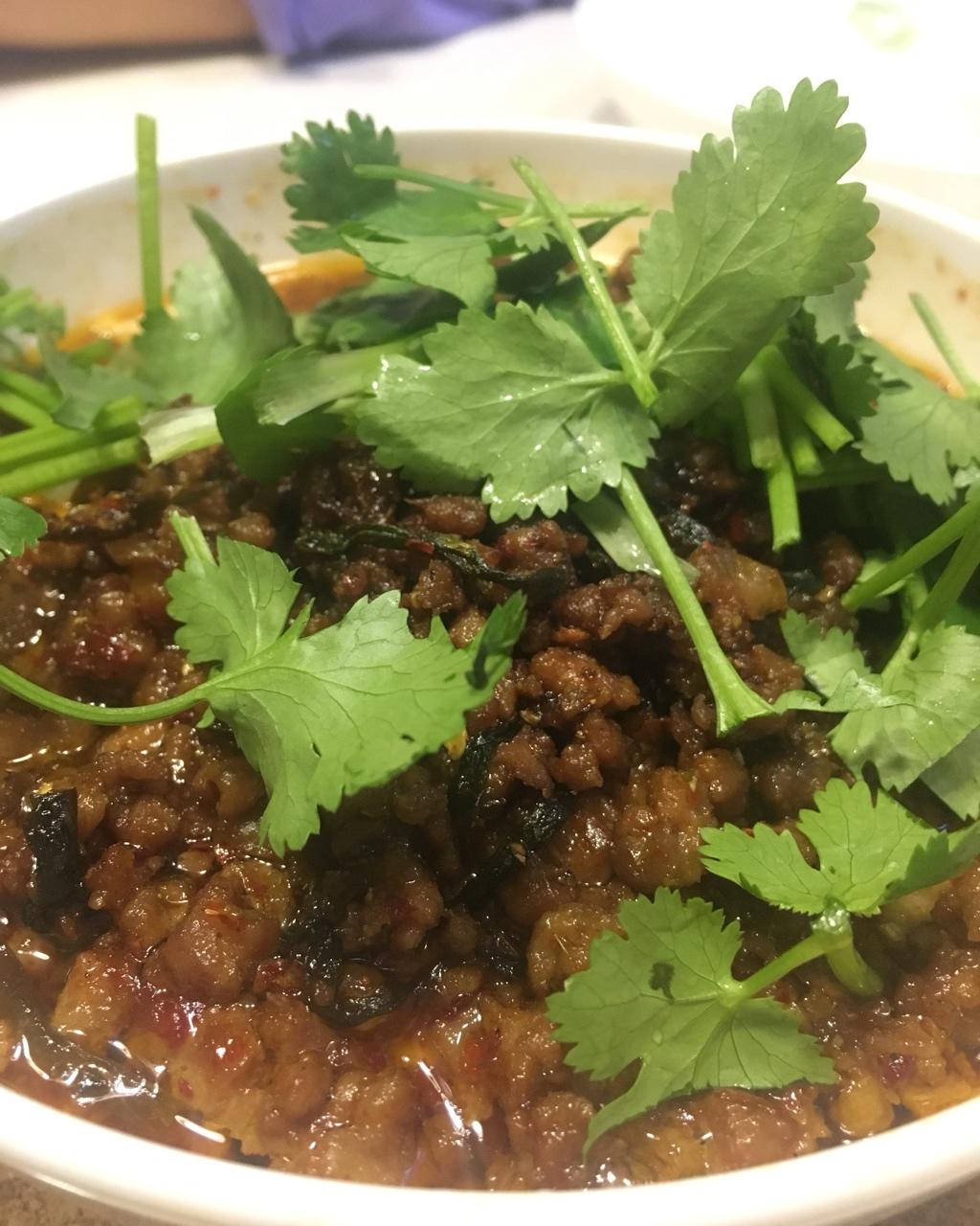 夜市摊摊上的肉沫烤豆腐