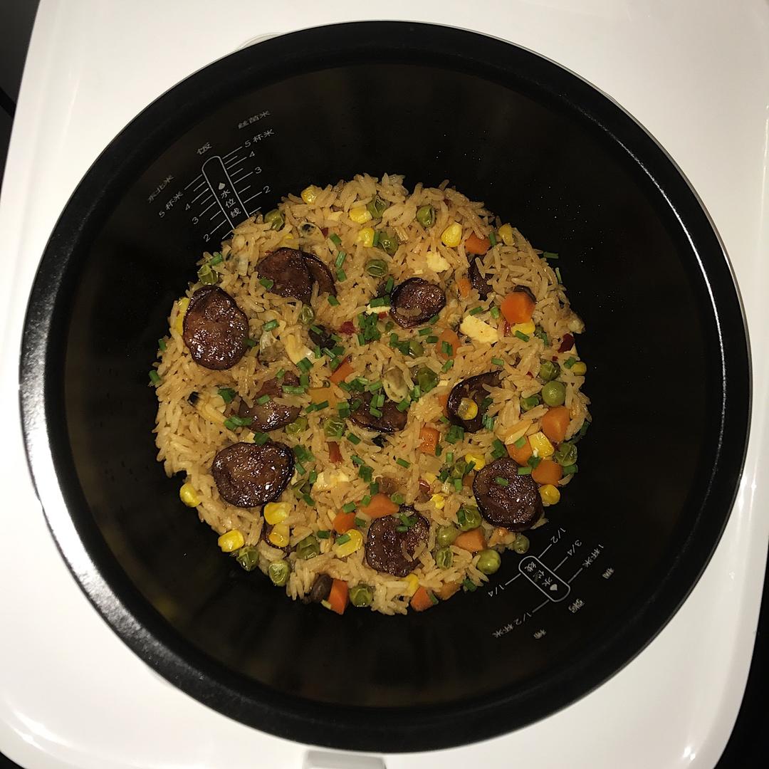 sevon做的邱莹莹的腊肉饭(电饭煲版)