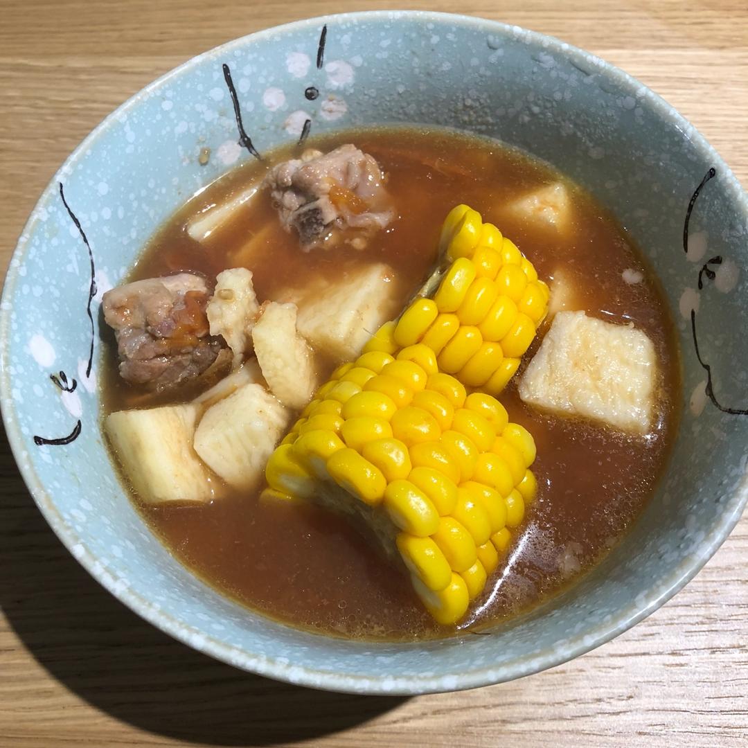 番茄土豆玉米排骨汤