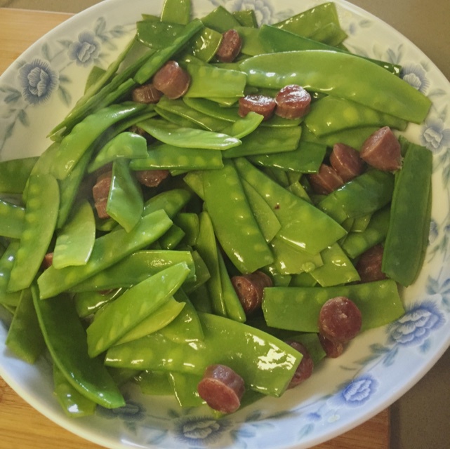 腊肠炒荷兰豆