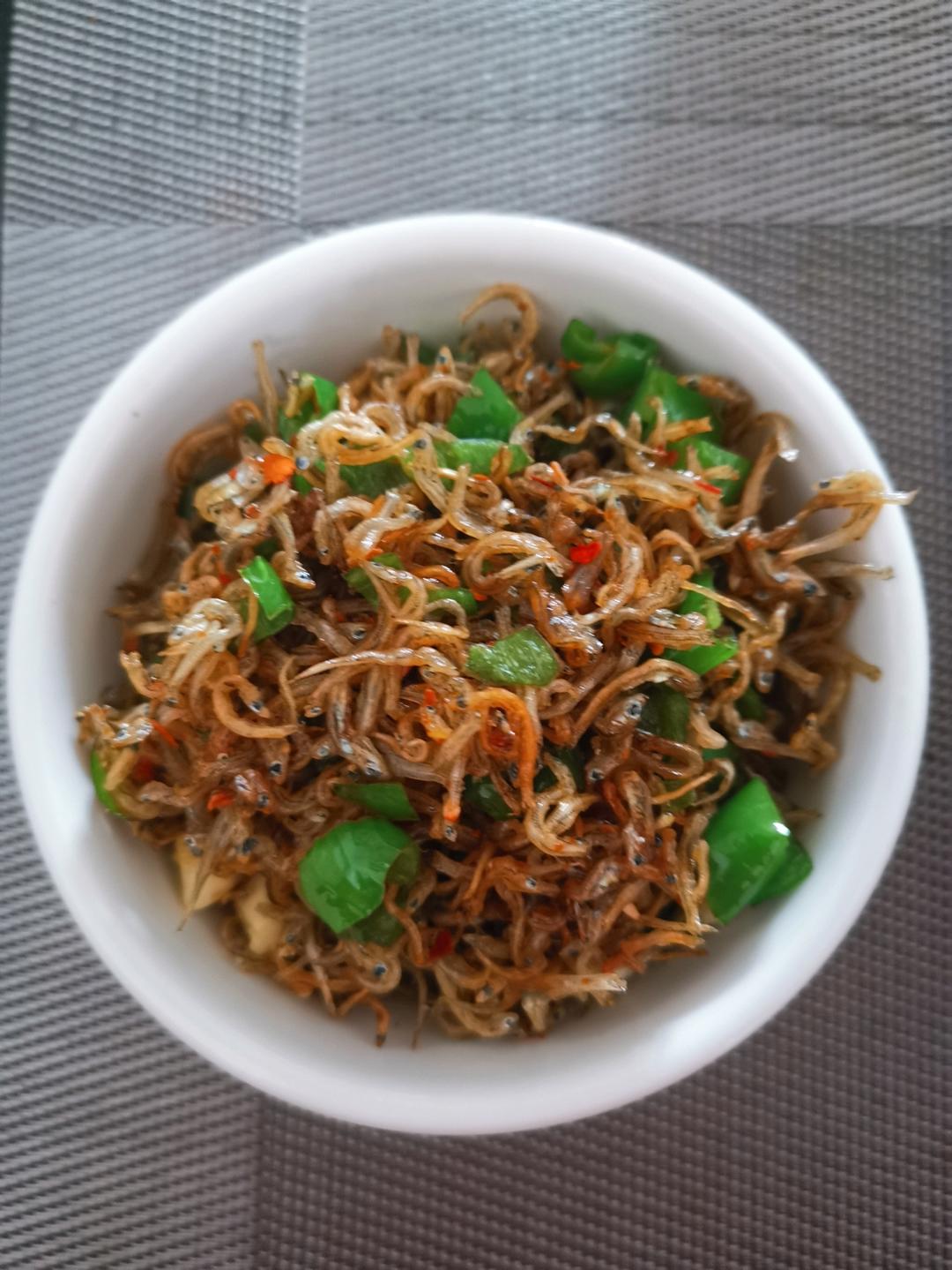 韩式辣炒小鱼干