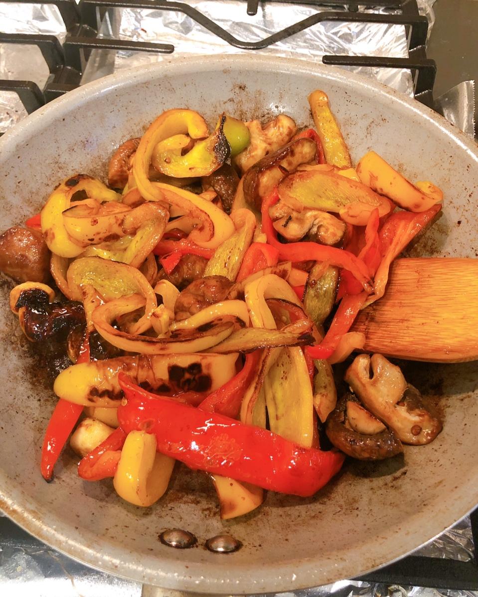 青椒炒香菇