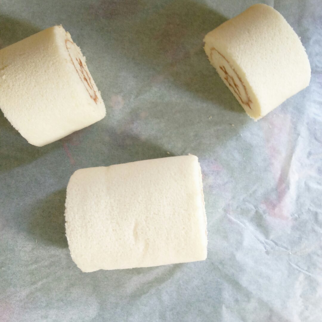 《Tinrry下午茶》教你做基础原味蛋糕卷