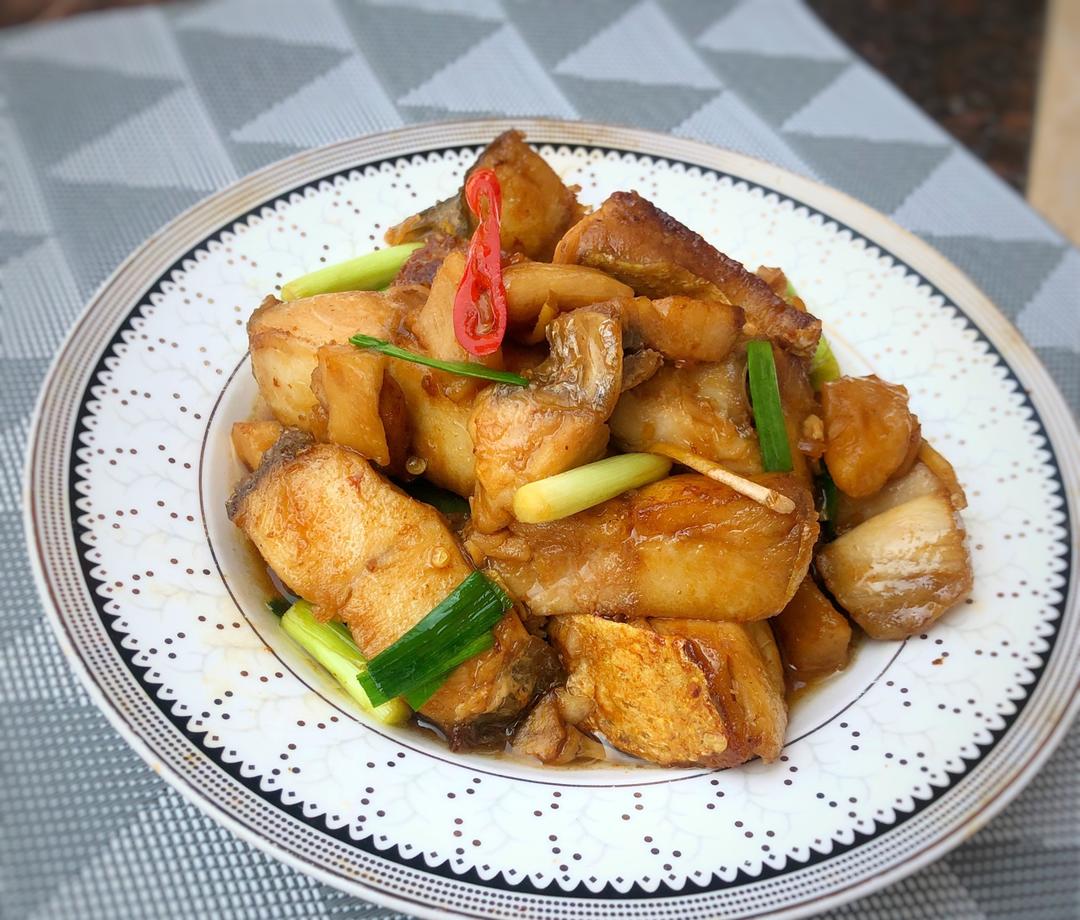 下饭神器 青蒜炒咸鱼块
