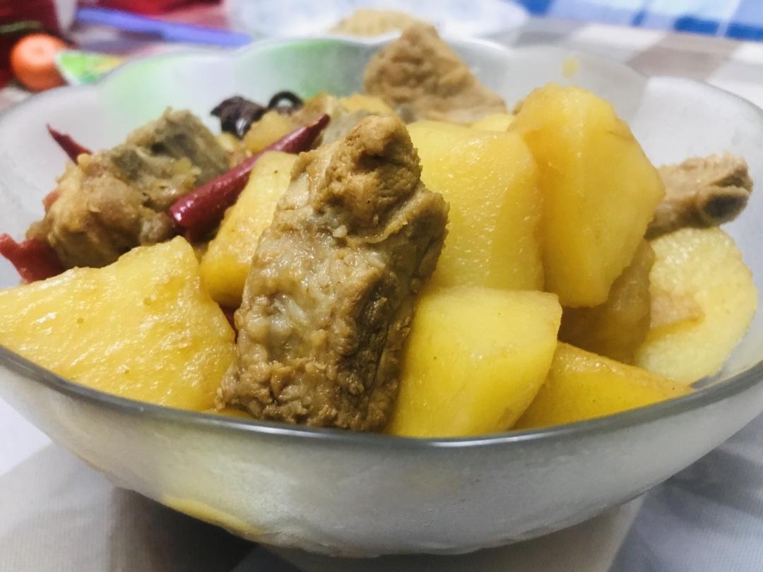 排骨炖土豆