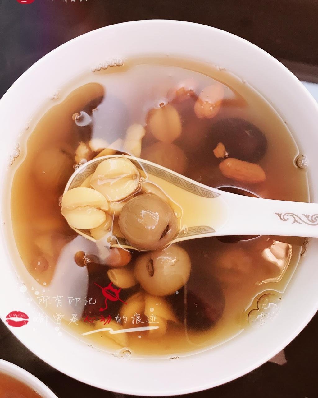 桂圆红枣莲子汤