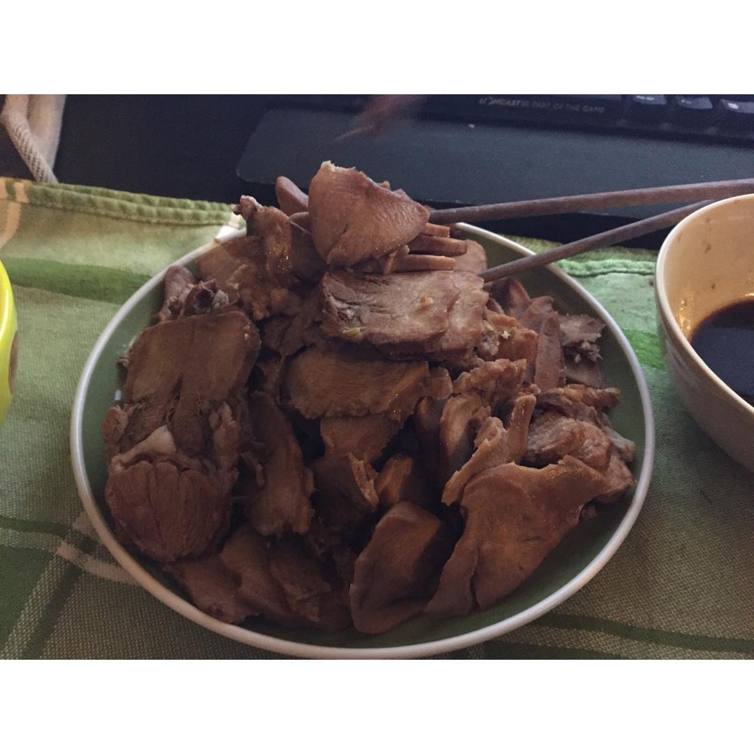 林氏私房菜----卤猪舌头