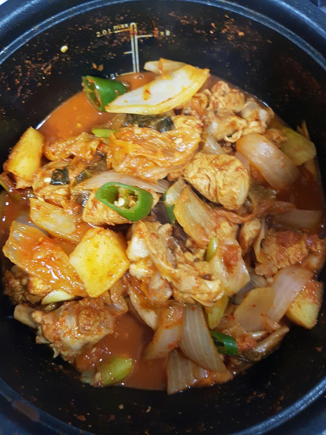 辣白菜炖鸡的做法