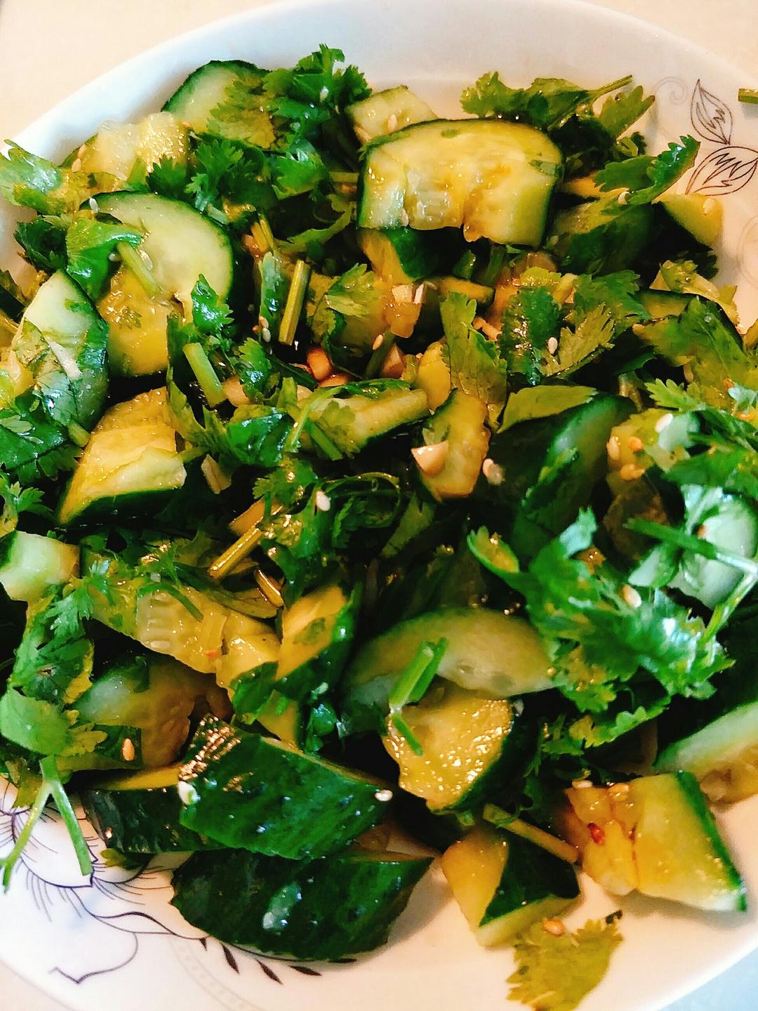 码农萌六叔做的凉拌青瓜