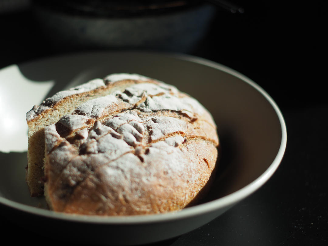 外表香脆内心柔软，油管看了不下20个视频综合出来的平民版波兰种欧包